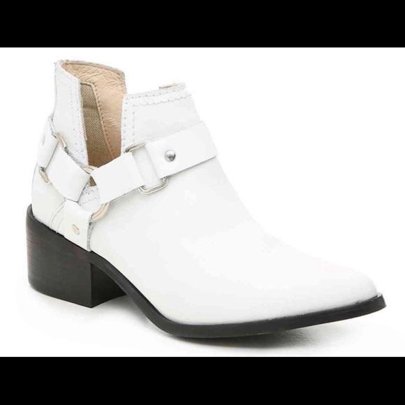 steven by steve madden keene kitten heel bootie